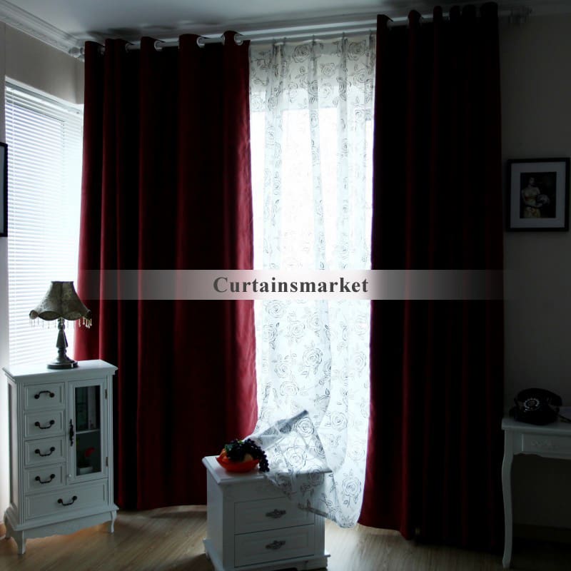 Rèm cửa mầu đỏ
