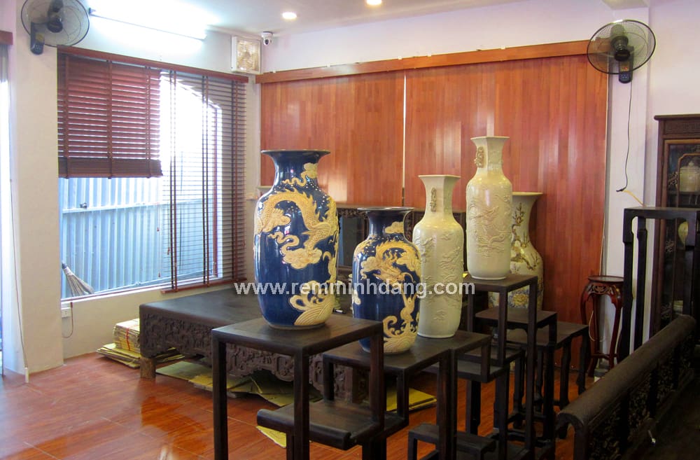 Thi công rèm sáo gỗ cho cửa hàng gốm sứ Bát Tràng